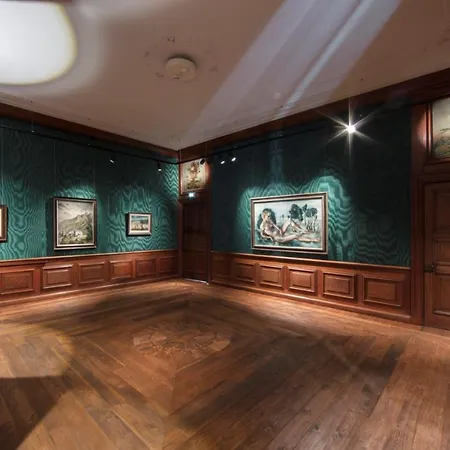 Hampshire - Avenarius 4*