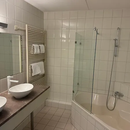 Hampshire - Avenarius 4*