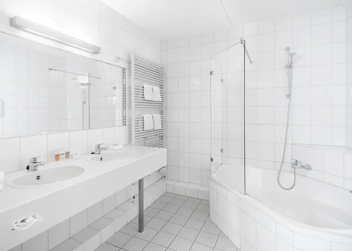 阿芬汉普郡酒店 4*